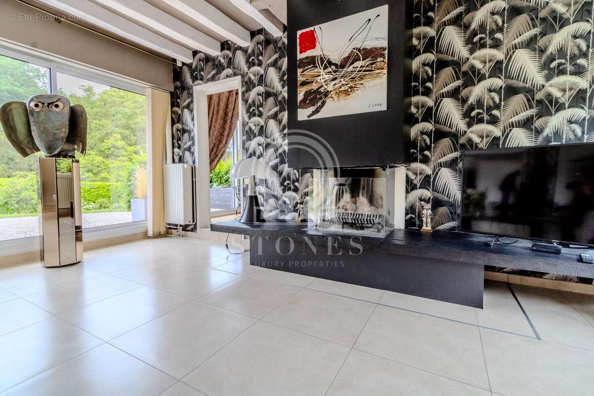 Maison à CRESPIERES