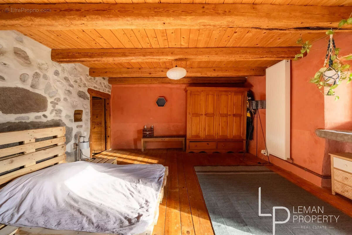 Maison à LESCHERAINES