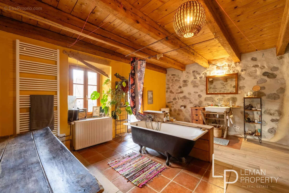 Maison à LESCHERAINES