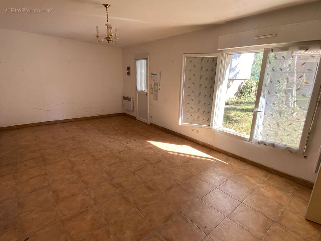 Maison à PARAY-VIEILLE-POSTE