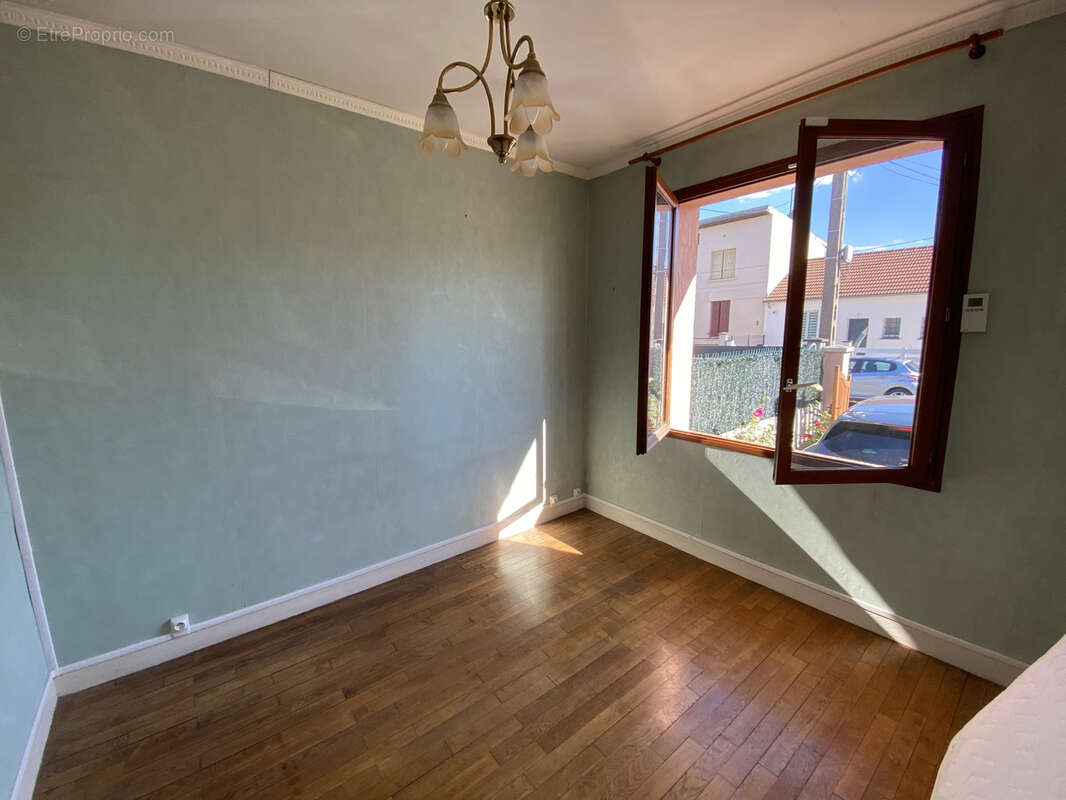 Maison à PARAY-VIEILLE-POSTE