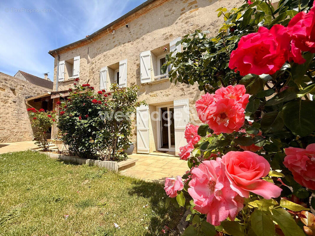 Maison à CONDECOURT