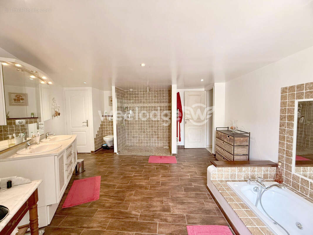 Maison à CONDECOURT