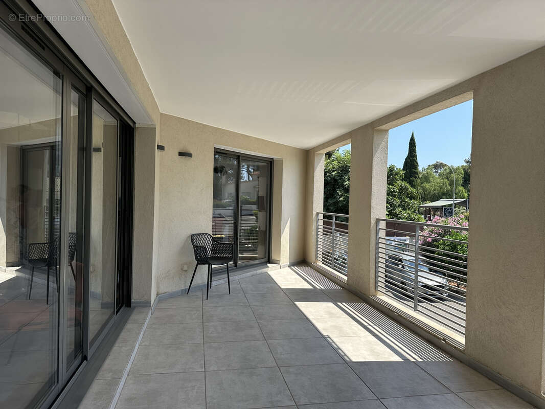 Commerce à SANARY-SUR-MER