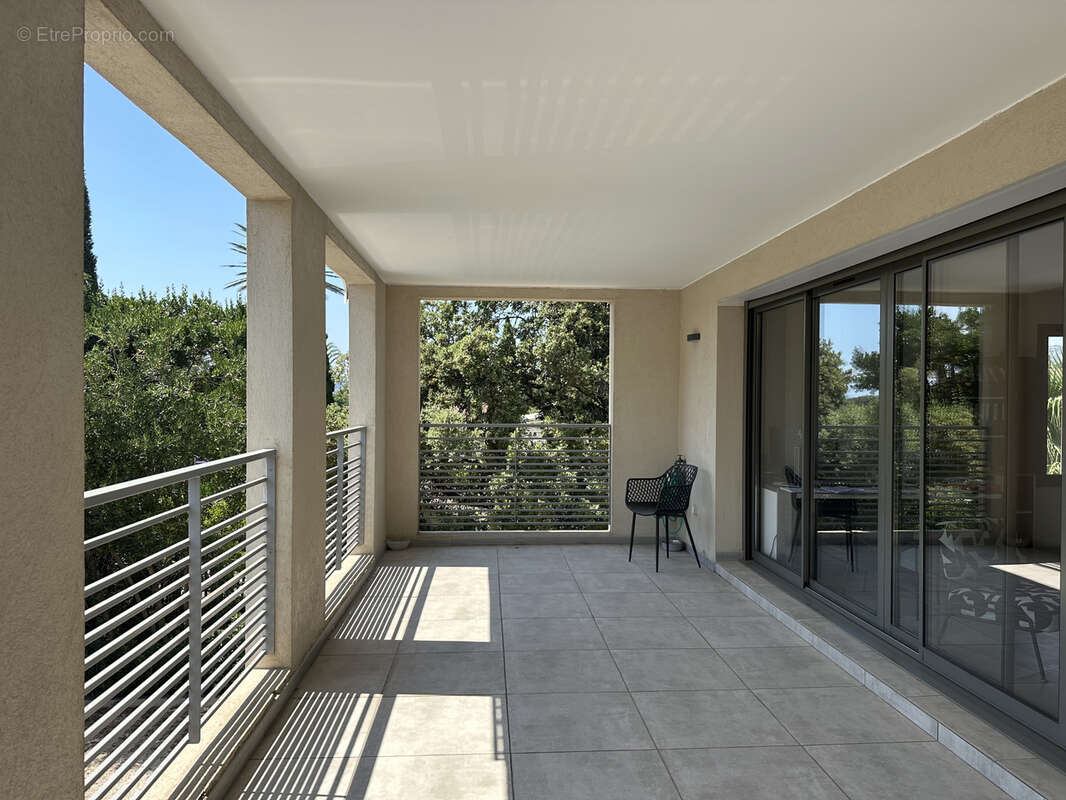 Commerce à SANARY-SUR-MER