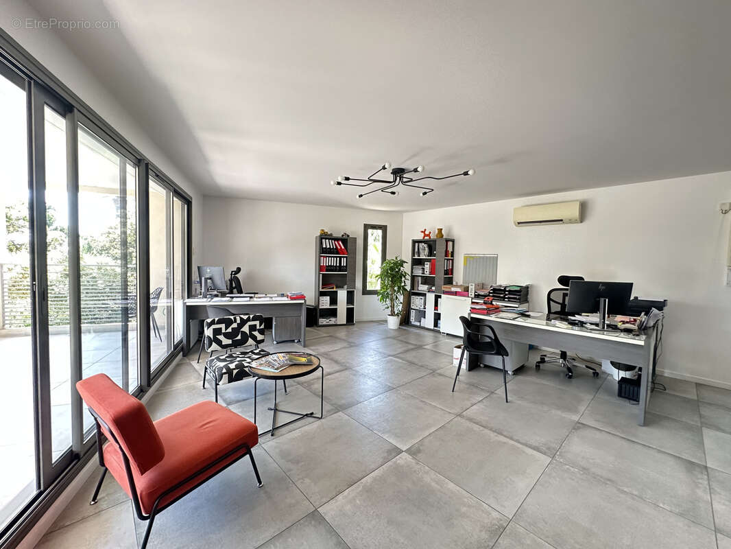 Commerce à SANARY-SUR-MER