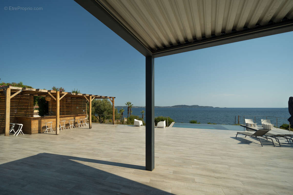 Maison à CARQUEIRANNE