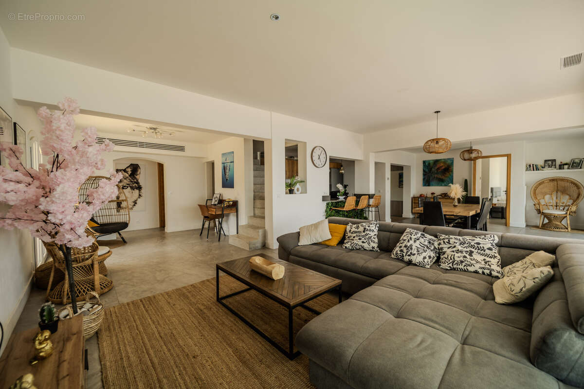 Maison à CARQUEIRANNE