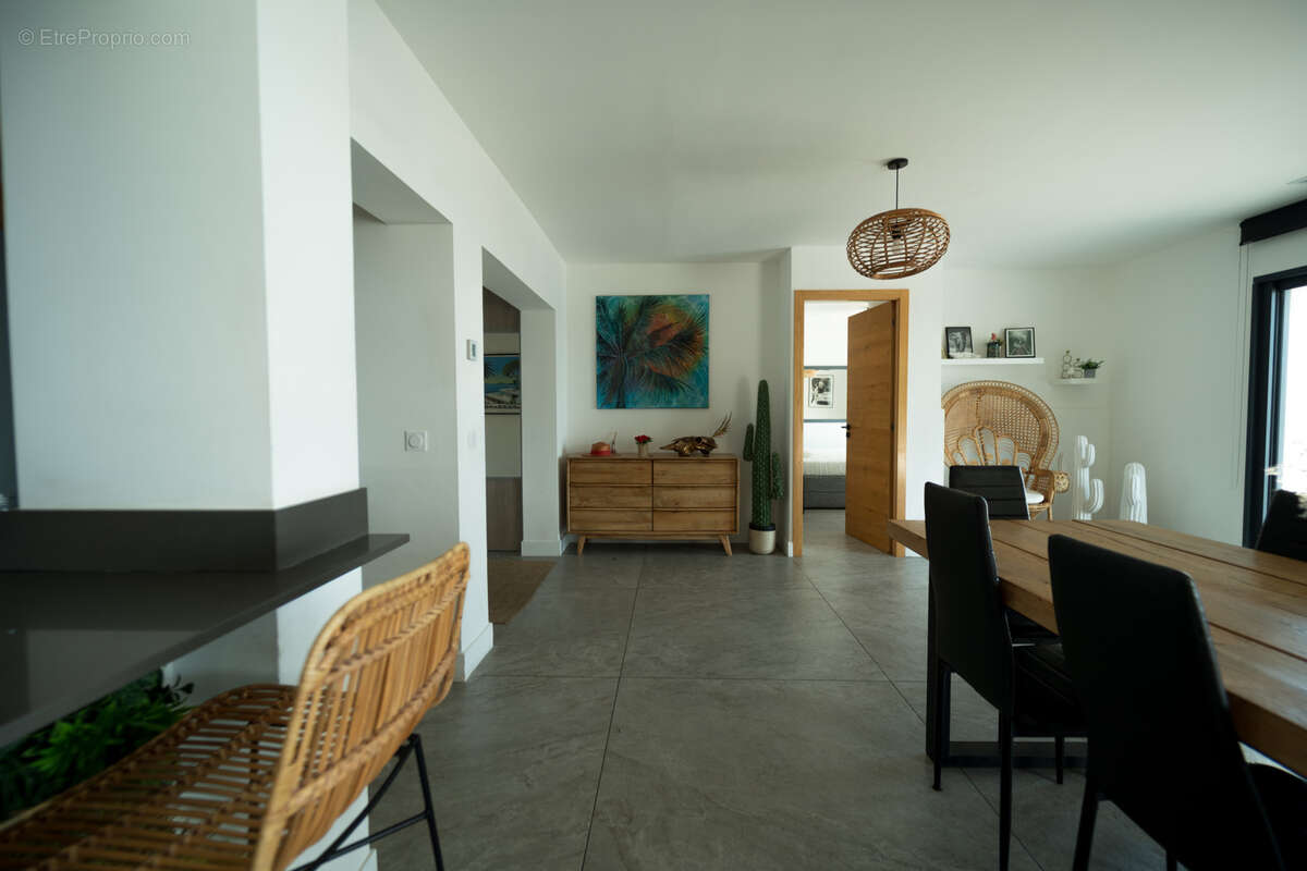 Maison à CARQUEIRANNE