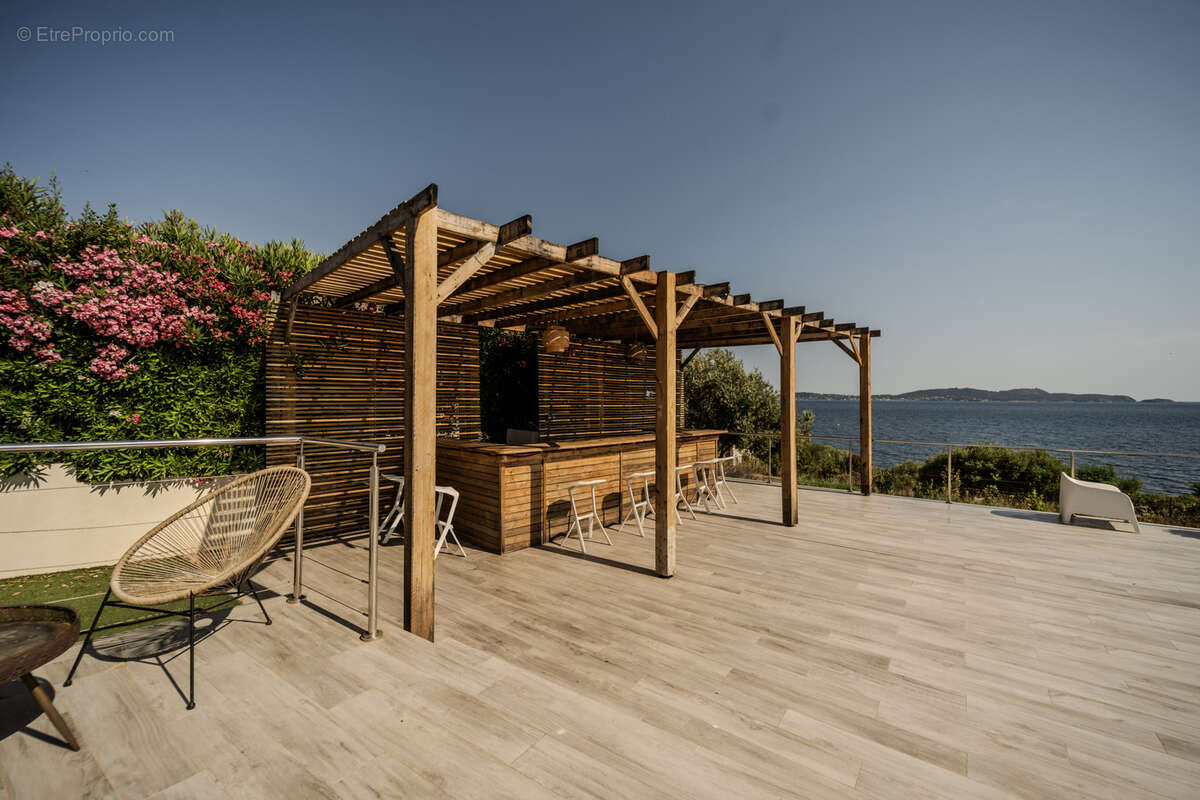 Maison à CARQUEIRANNE