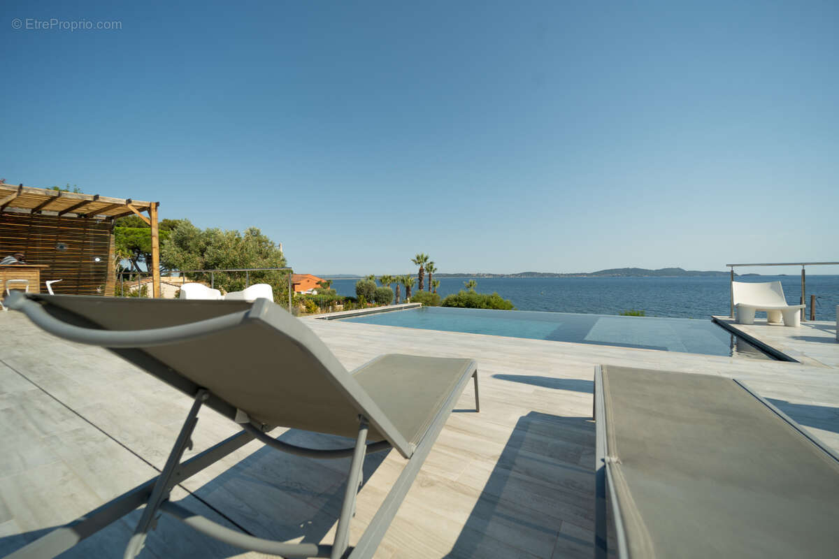 Maison à CARQUEIRANNE