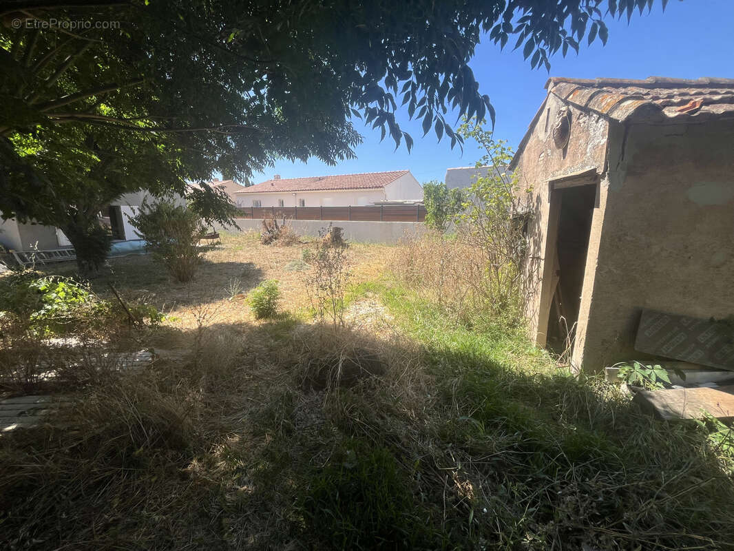 Terrain à SOLLIES-PONT