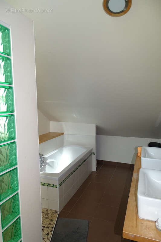 Maison à PARNE-SUR-ROC