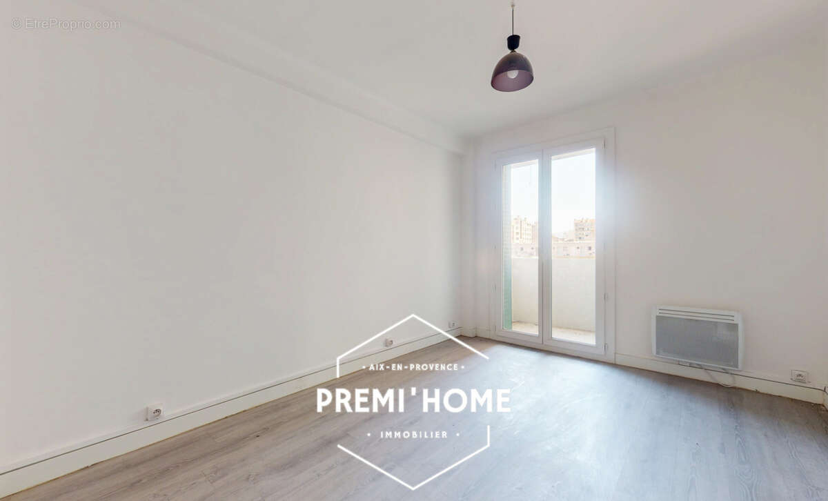 Appartement à MARSEILLE-3E