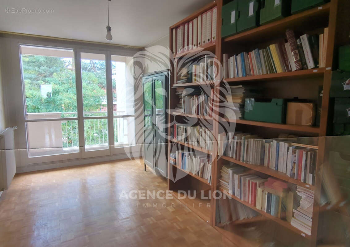 Appartement à BEAUCHAMP