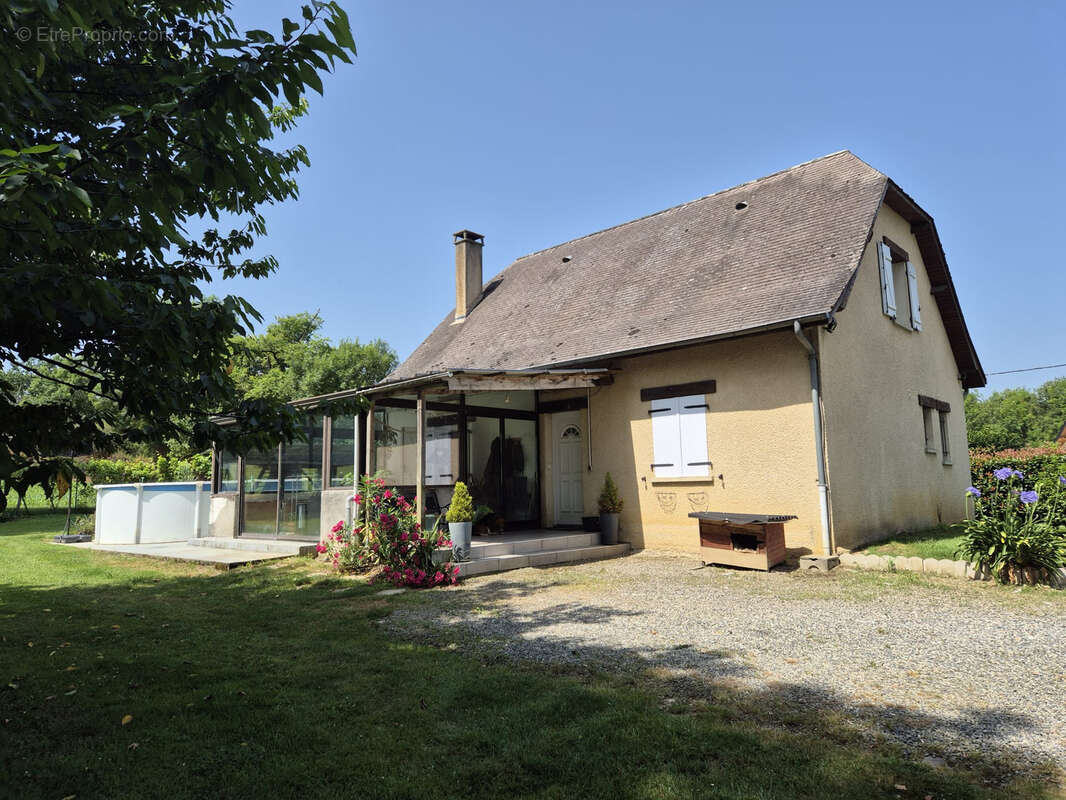 Maison à LAMARQUE-PONTACQ