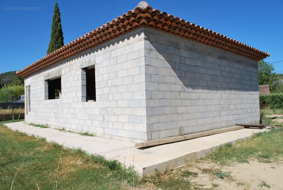 Maison à VILLECROZE