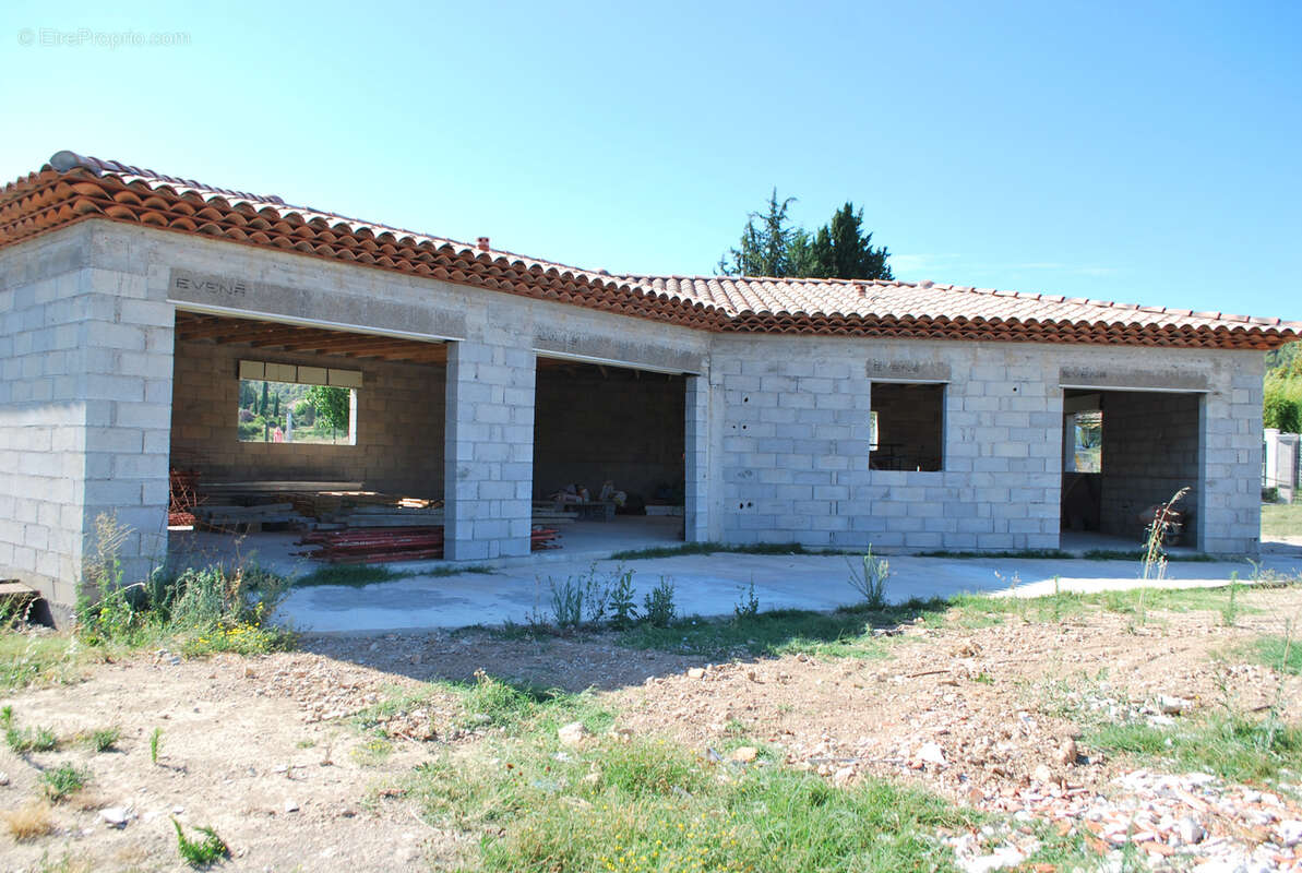 Maison à VILLECROZE