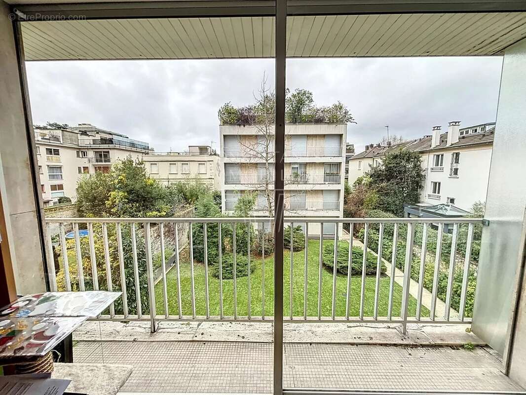 Appartement à NEUILLY-SUR-SEINE