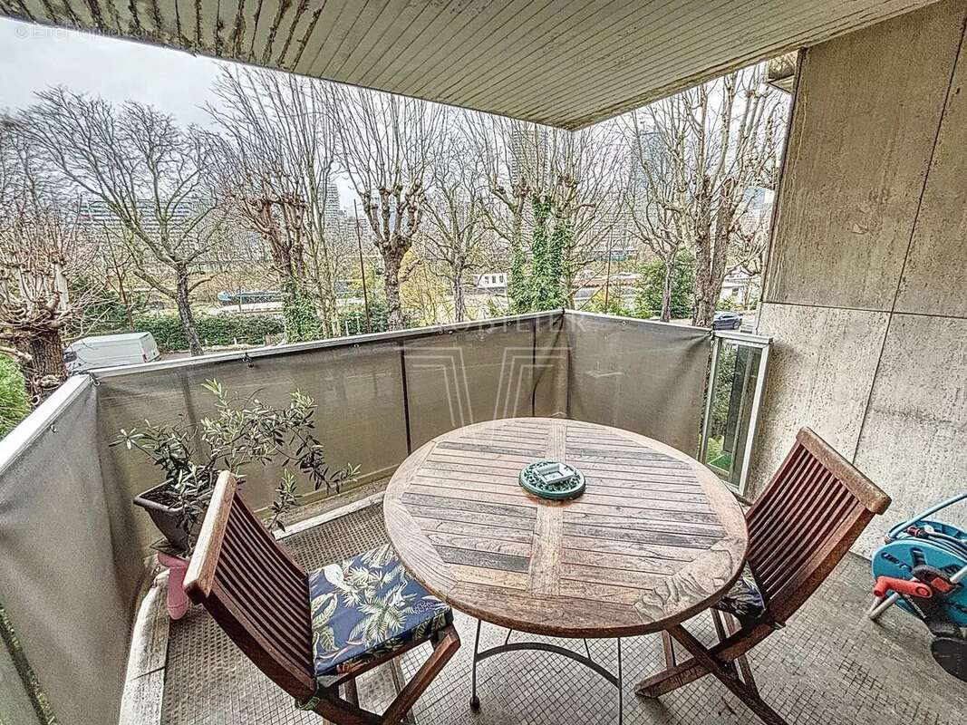 Appartement à NEUILLY-SUR-SEINE