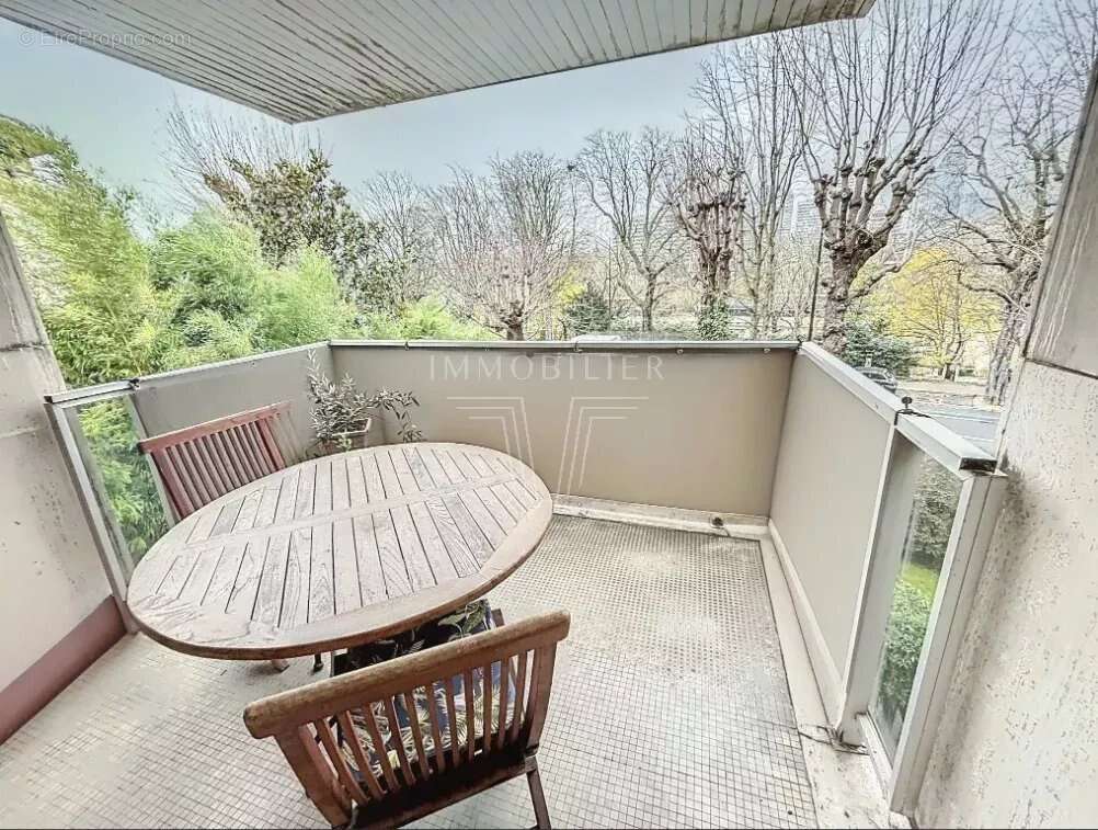 Appartement à NEUILLY-SUR-SEINE