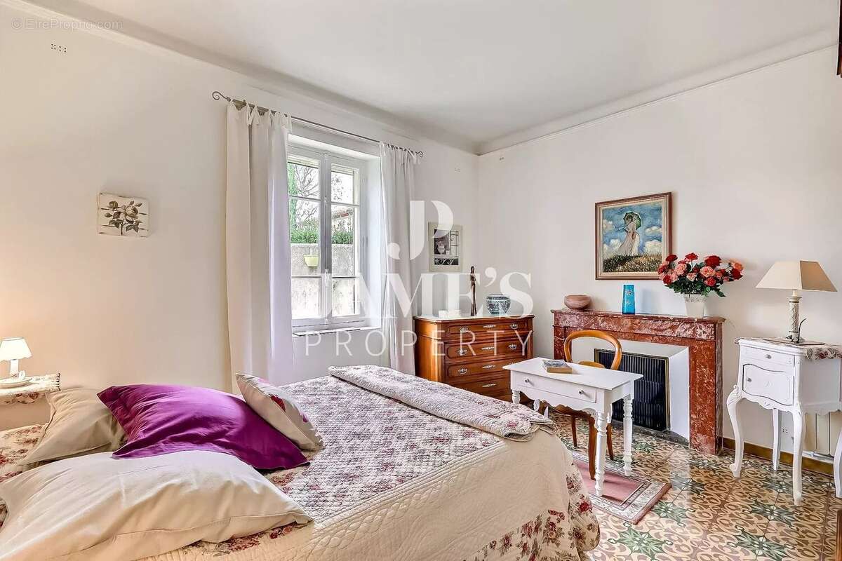 Maison à SAINT-ETIENNE-DU-GRES