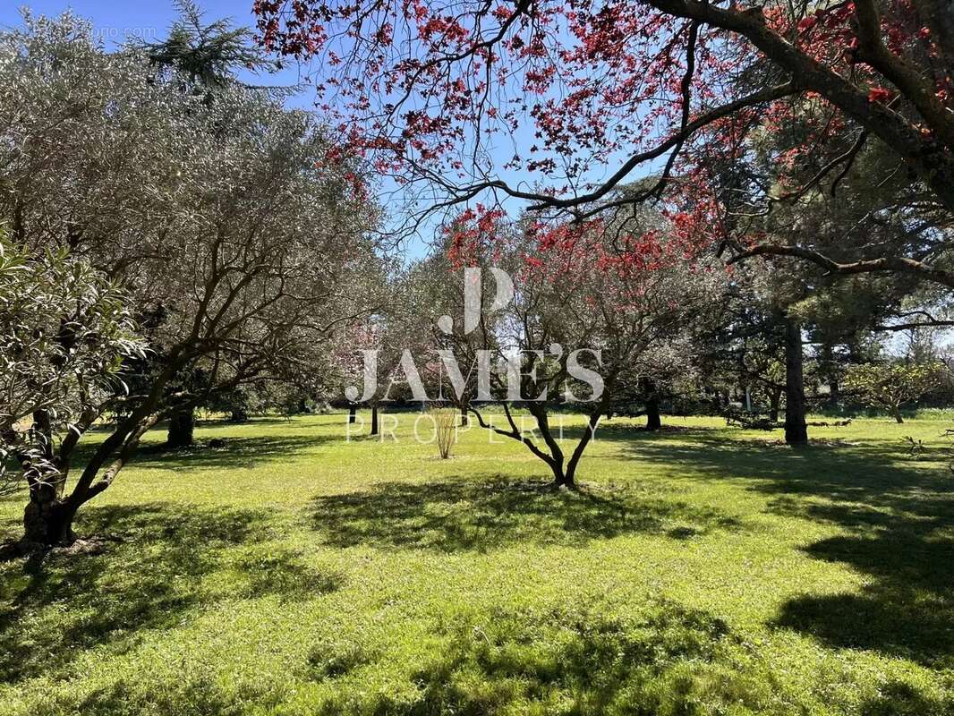 Maison à SAINT-ETIENNE-DU-GRES