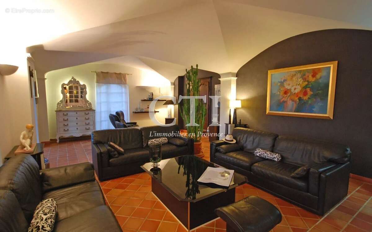 Maison à VAISON-LA-ROMAINE