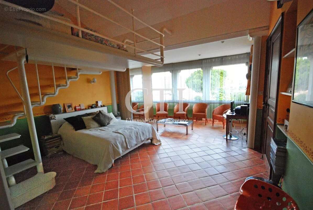 Maison à VAISON-LA-ROMAINE