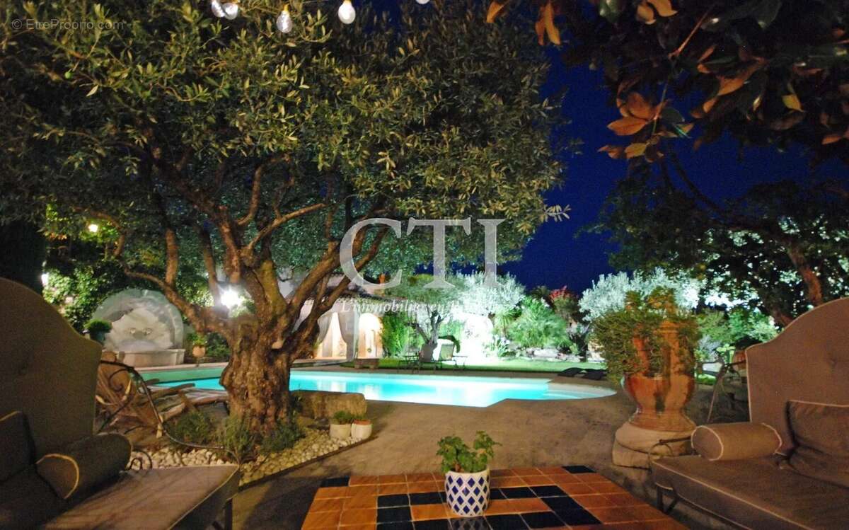 Maison à VAISON-LA-ROMAINE