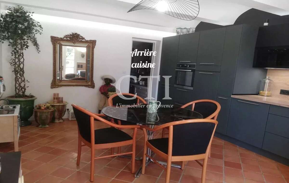 Maison à VAISON-LA-ROMAINE