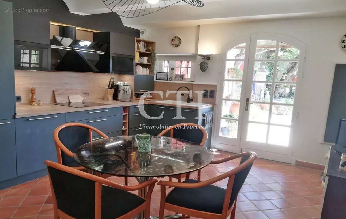 Maison à VAISON-LA-ROMAINE