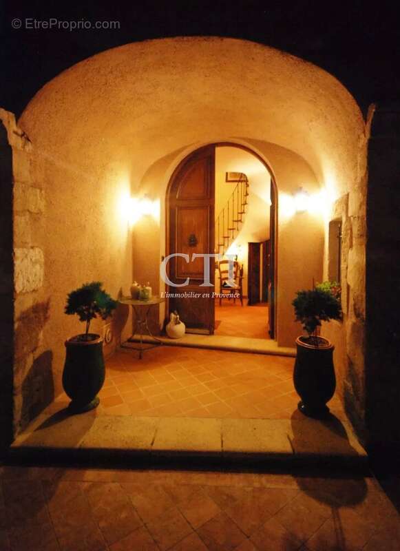 Maison à VAISON-LA-ROMAINE