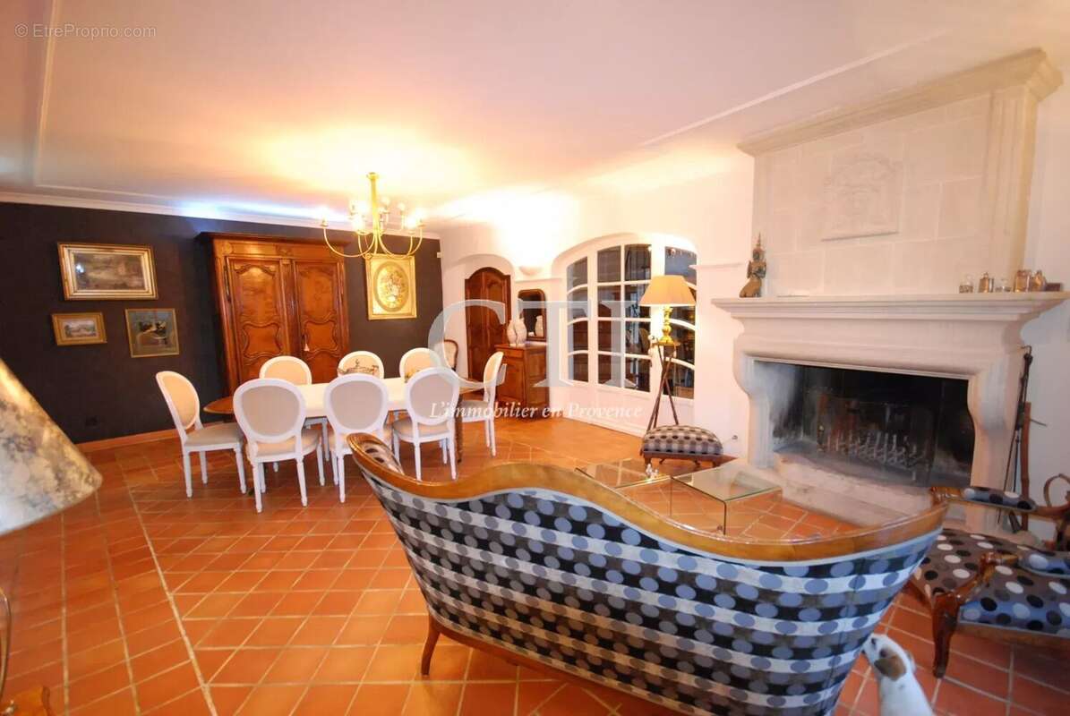 Maison à VAISON-LA-ROMAINE