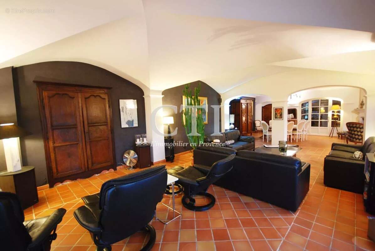 Maison à VAISON-LA-ROMAINE