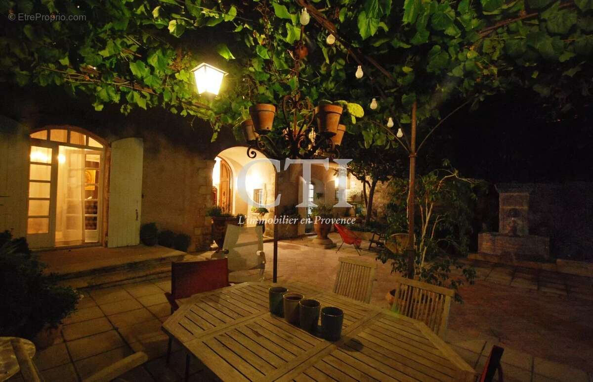 Maison à VAISON-LA-ROMAINE