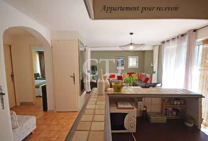 Maison à VAISON-LA-ROMAINE