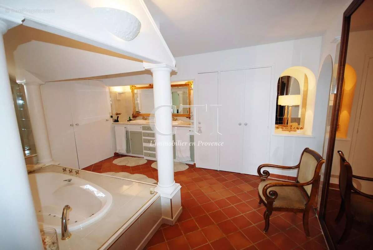 Maison à VAISON-LA-ROMAINE