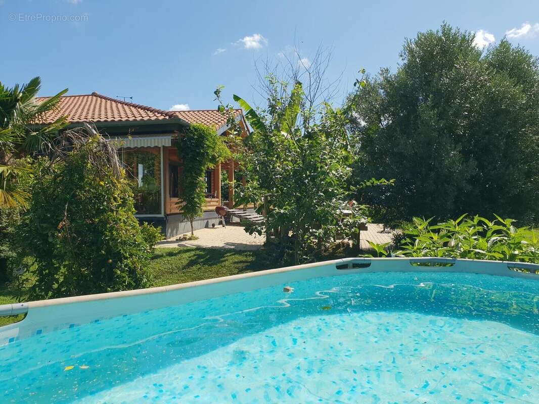 F pool 2 - Maison à MIELAN