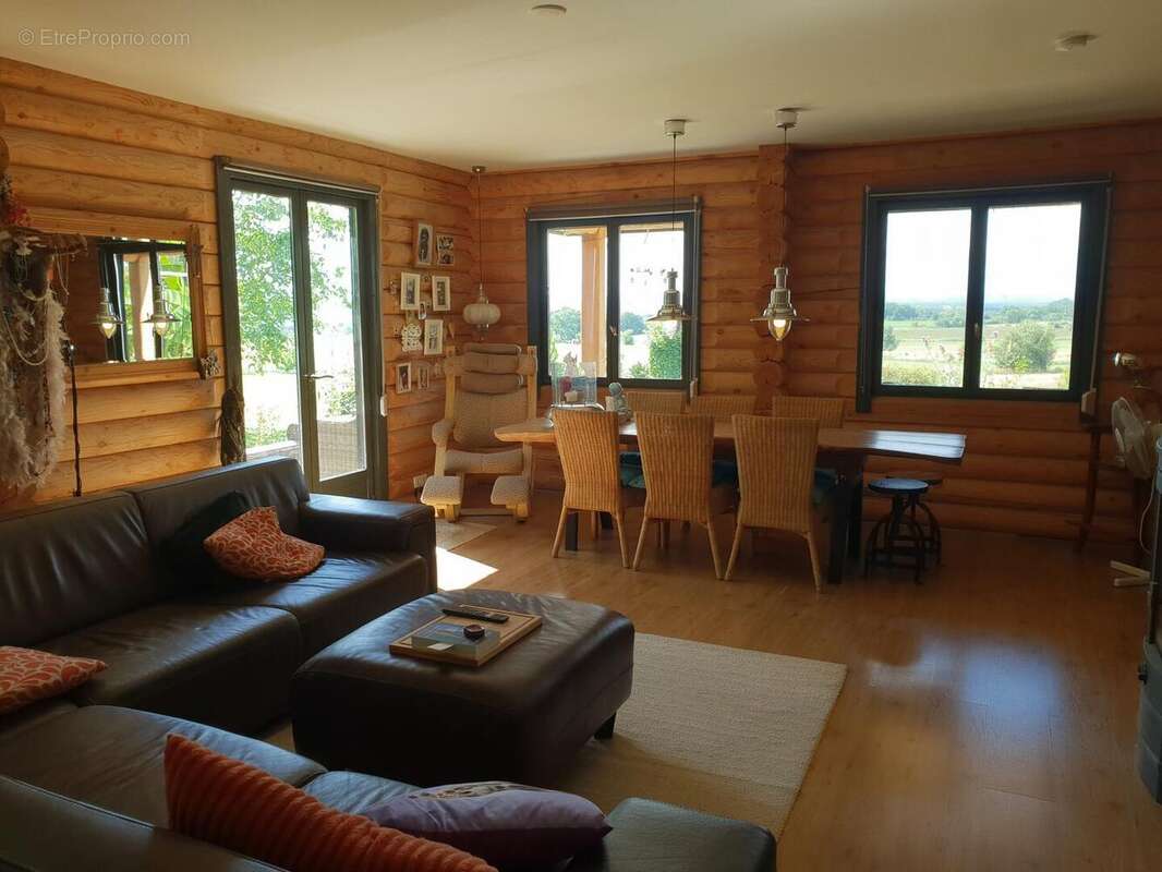 Salon se.22 - Maison à MIELAN