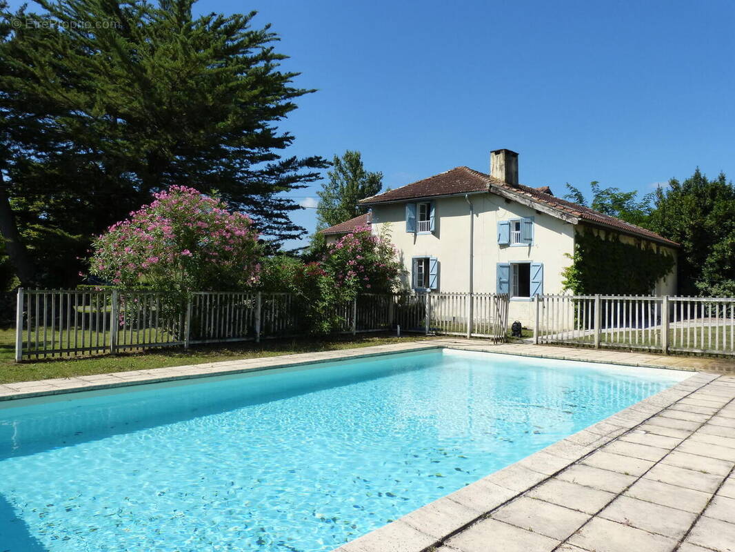 Pool 1 - Maison à MONTAUT
