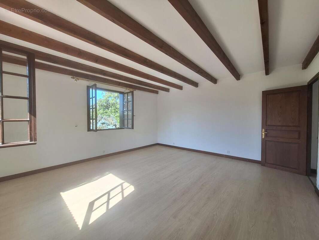 bed 3 - Maison à BOULOGNE-SUR-GESSE