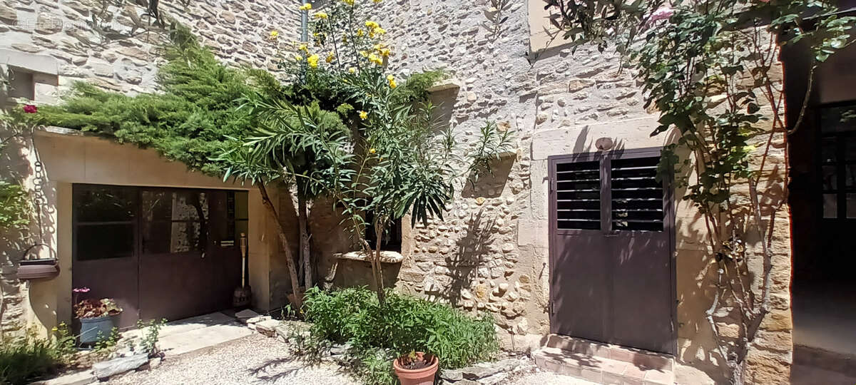 Maison à VALREAS