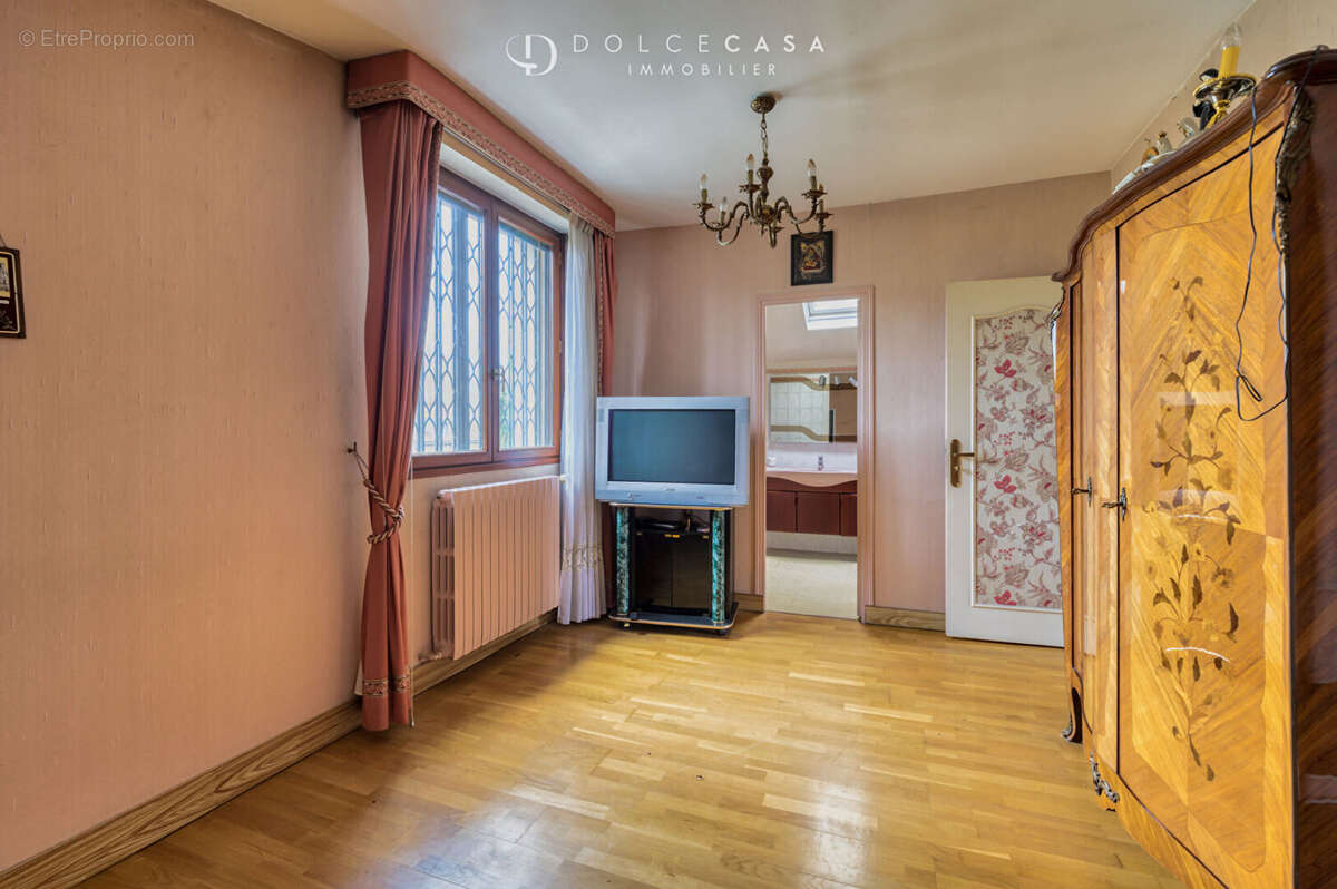 Maison à LE PERREUX-SUR-MARNE