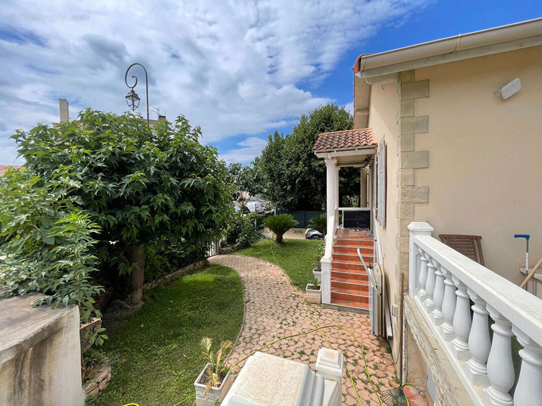 Maison à PEYROLLES-EN-PROVENCE