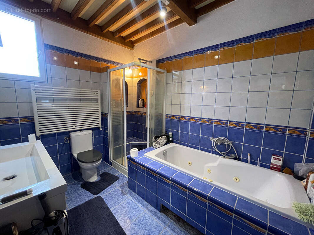 Maison à PEYROLLES-EN-PROVENCE