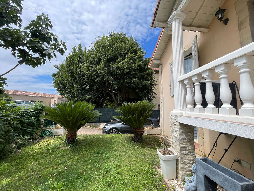 Maison à PEYROLLES-EN-PROVENCE