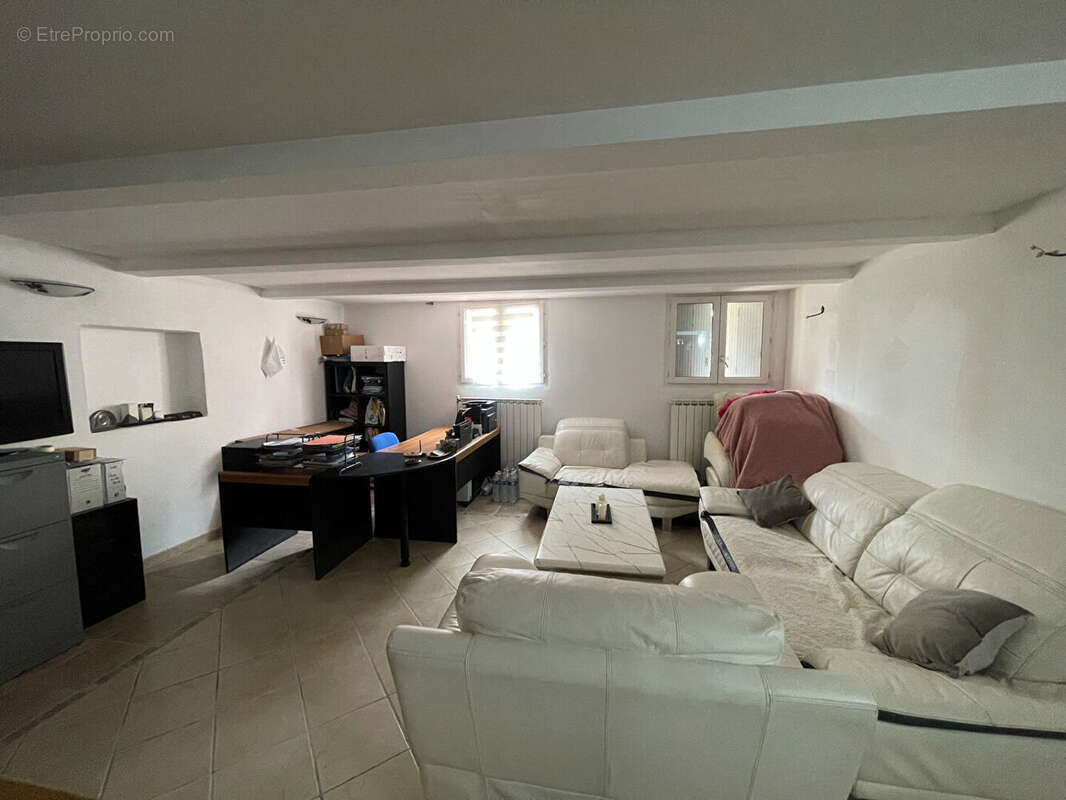 Maison à PEYROLLES-EN-PROVENCE