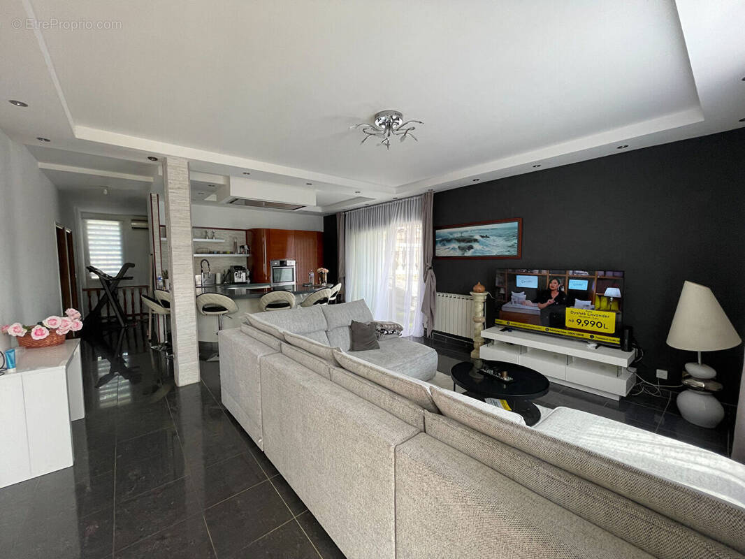 Maison à PEYROLLES-EN-PROVENCE