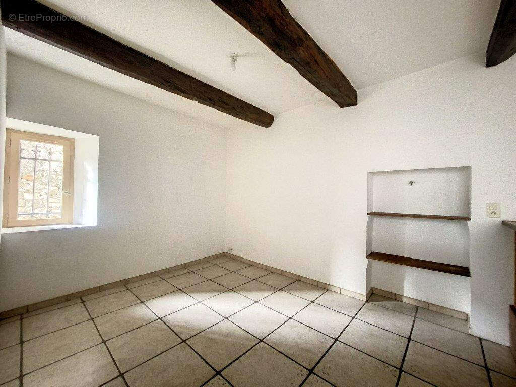 Appartement à MARUEJOLS-LES-GARDON